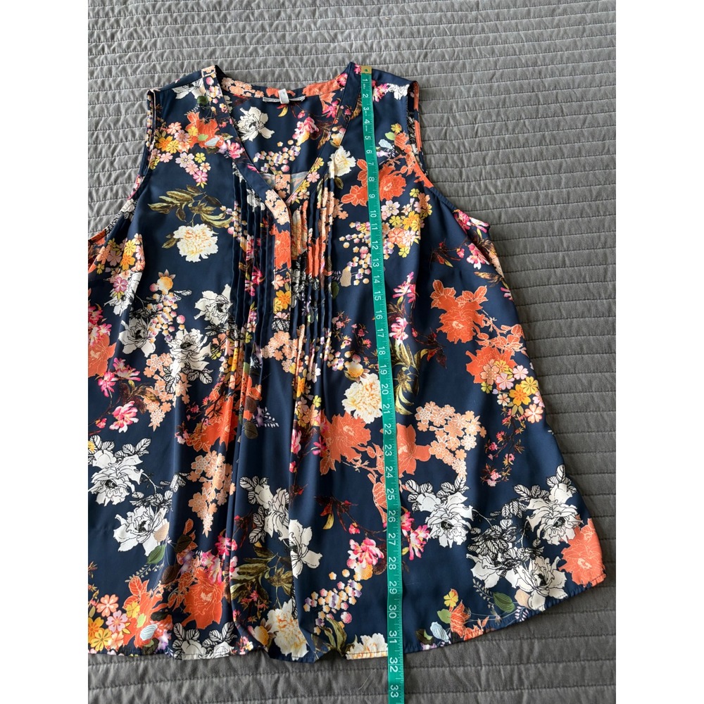 Daniel Rainn Navy Floral Pintuck V-Neck Sleeveless Blouse Plus Size DX13975PR1 - Picture 6 of 9